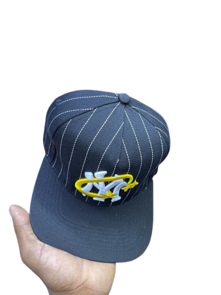 New York Yankees Shooting Star Pinstripe Snapback Cap – All Black & Yellow